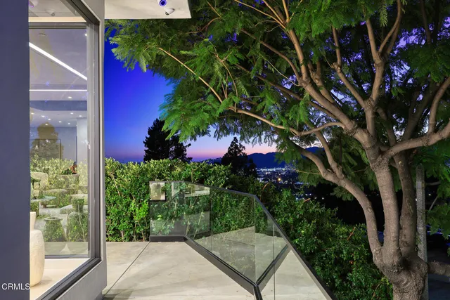 $2,835,000 | 1000 Avonoak Terrace, Glendale, CA 91206