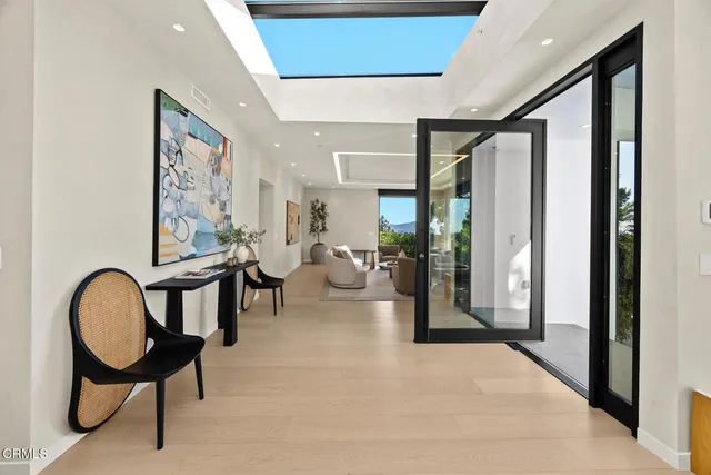 $2,835,000 | 1000 Avonoak Terrace, Glendale, CA 91206