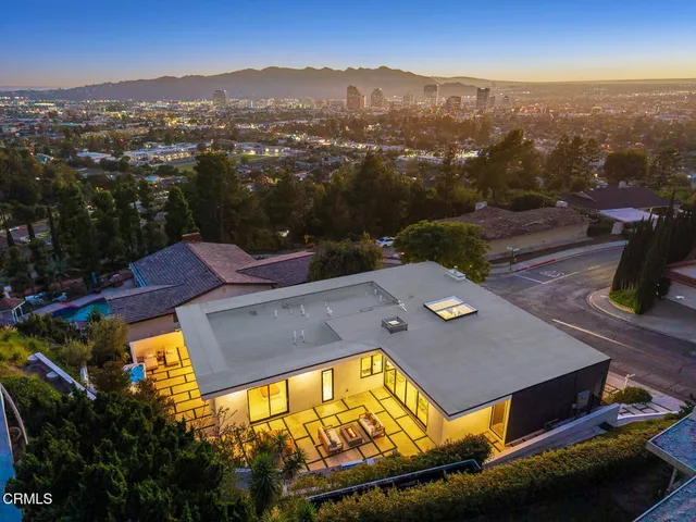 $2,835,000 | 1000 Avonoak Terrace, Glendale, CA 91206