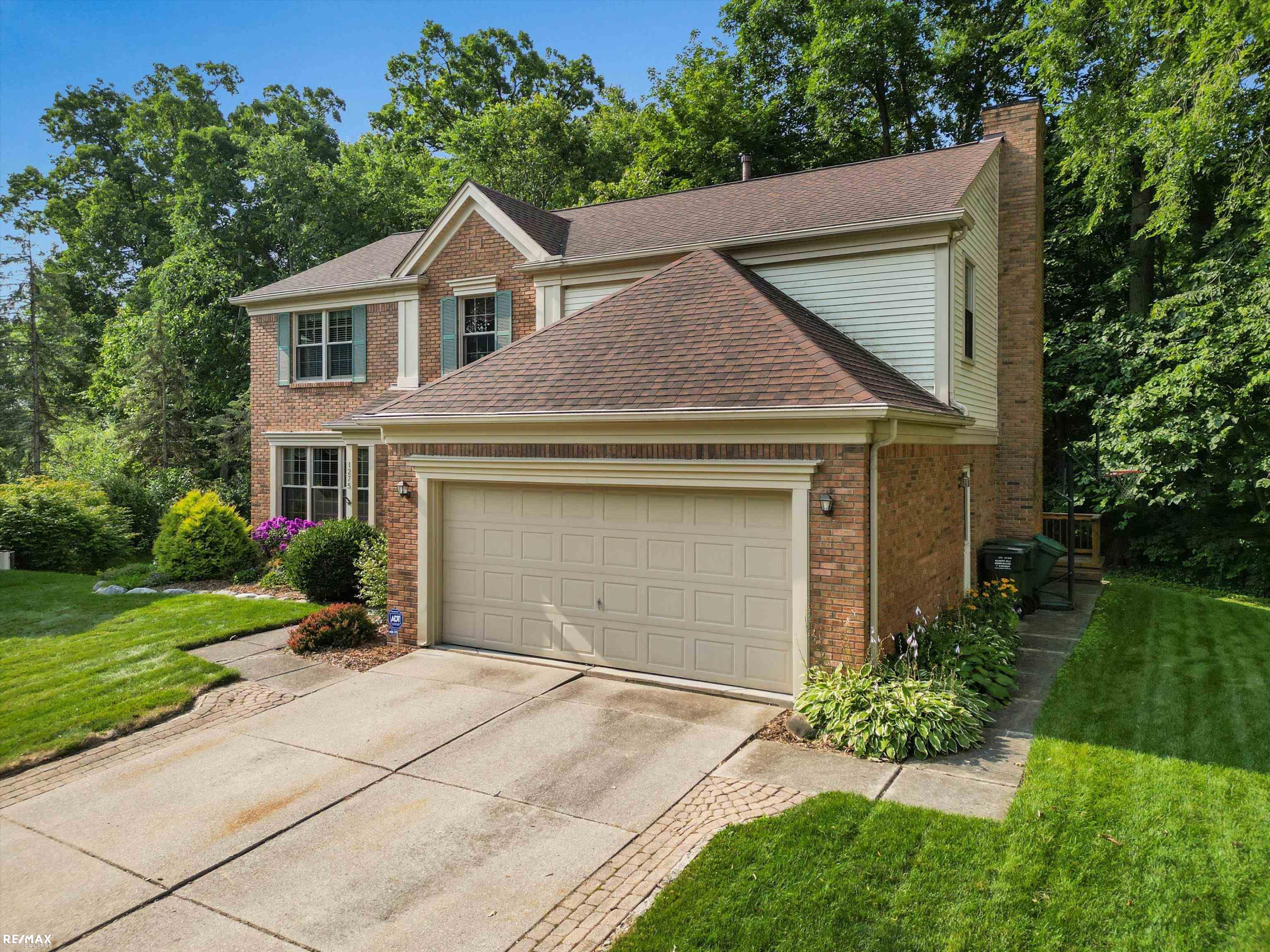 1275 Thames Court Rochester Hills, MI 48307 - Photo 3 of 43