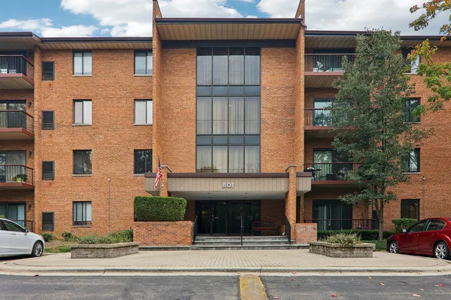 $255,000 | 801 79th Street, Unit 405, Darien, IL 60561