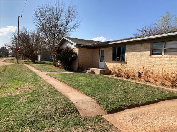 $1,200 | 1320 Moody Street, Paducah, TX 79248