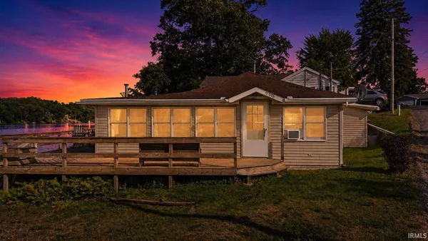 $290,000 | 9796 North Hiawatha Lane, Syracuse, IN 46567