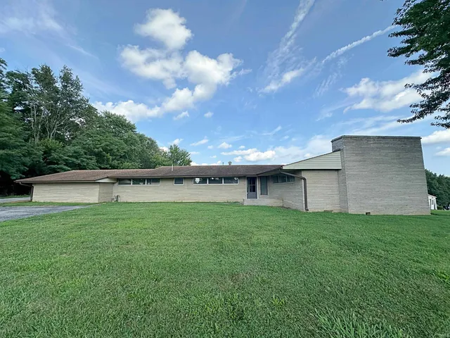 $294,500 | 916 Highway 57, Washington, IN 47501