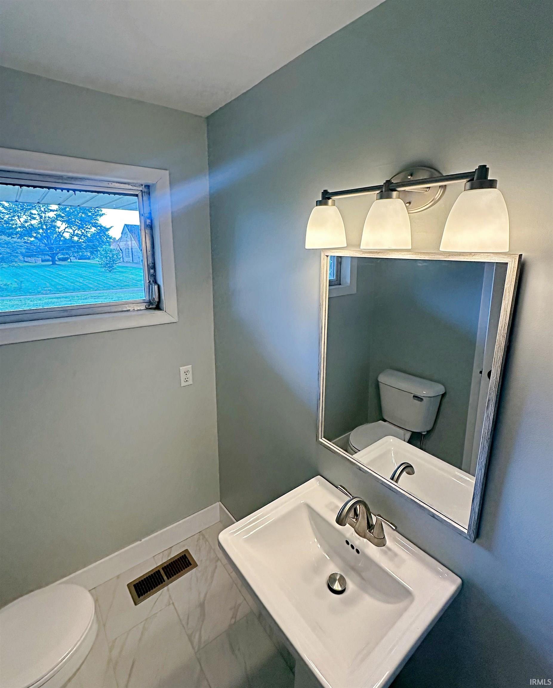 916 Highway 57 Washington, IN 47501 - Photo 18 of 36