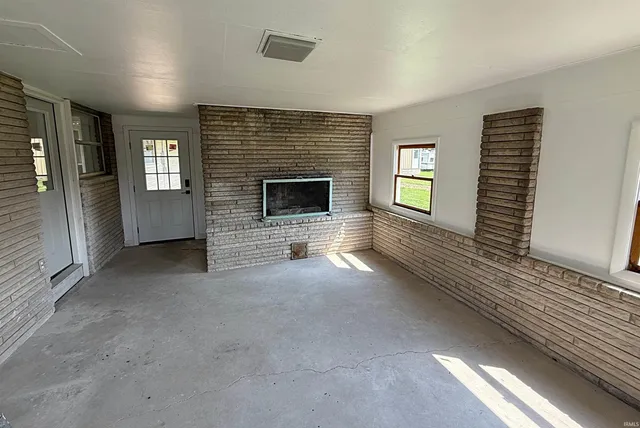 $294,500 | 916 Highway 57, Washington, IN 47501