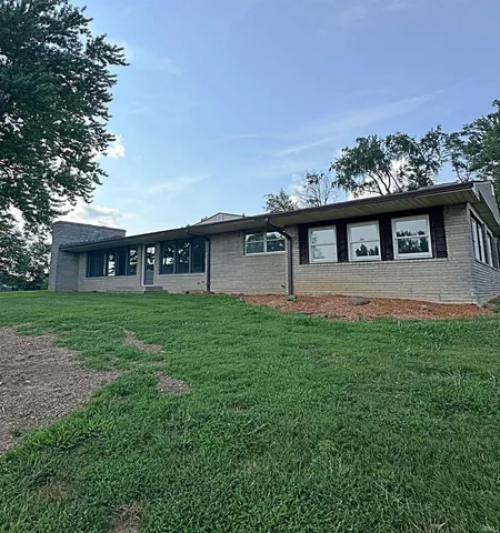 $294,500 | 916 Highway 57, Washington, IN 47501