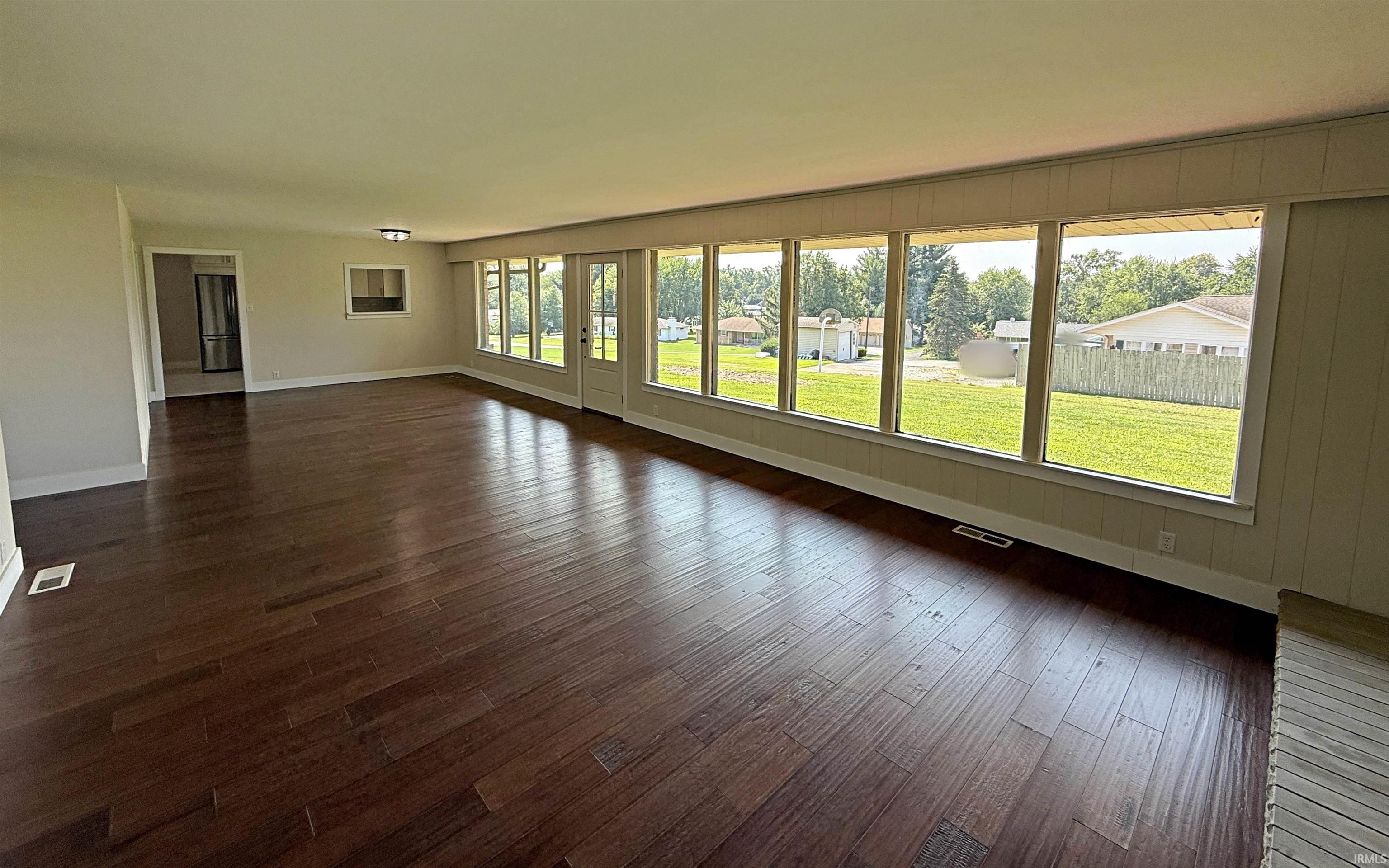 916 Highway 57 Washington, IN 47501 - Photo 6 of 36