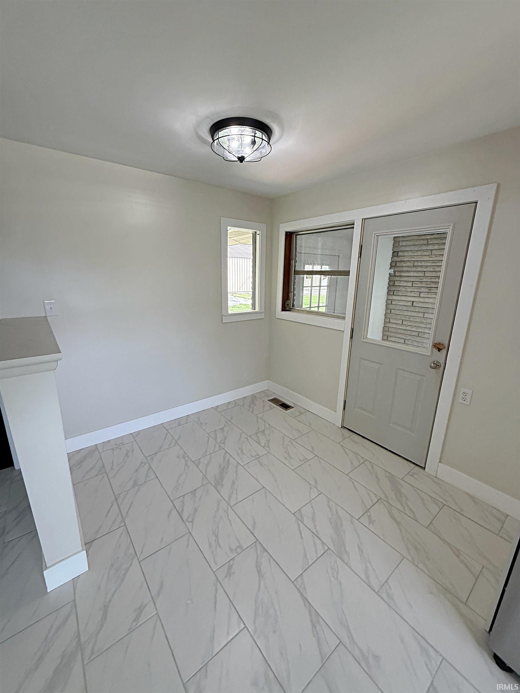 916 Highway 57 Washington, IN 47501 - Photo 10 of 36