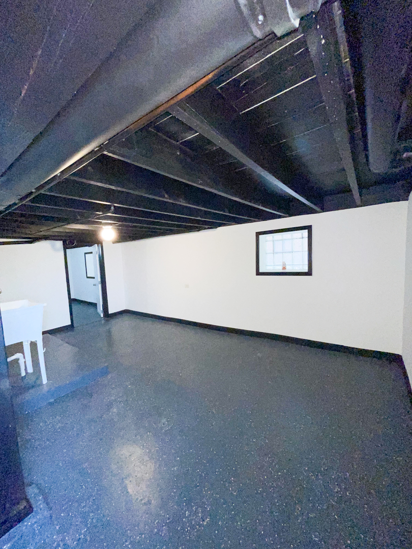 7046 South Wabash Avenue Chicago, IL 60637 - Photo 27 of 41 a view of an empty room