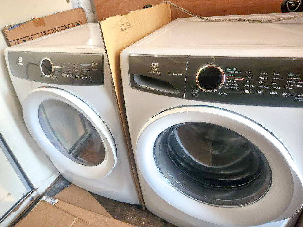 7046 South Wabash Avenue Chicago, IL 60637 - Photo 41 of 41 a close up view of washer and dryer