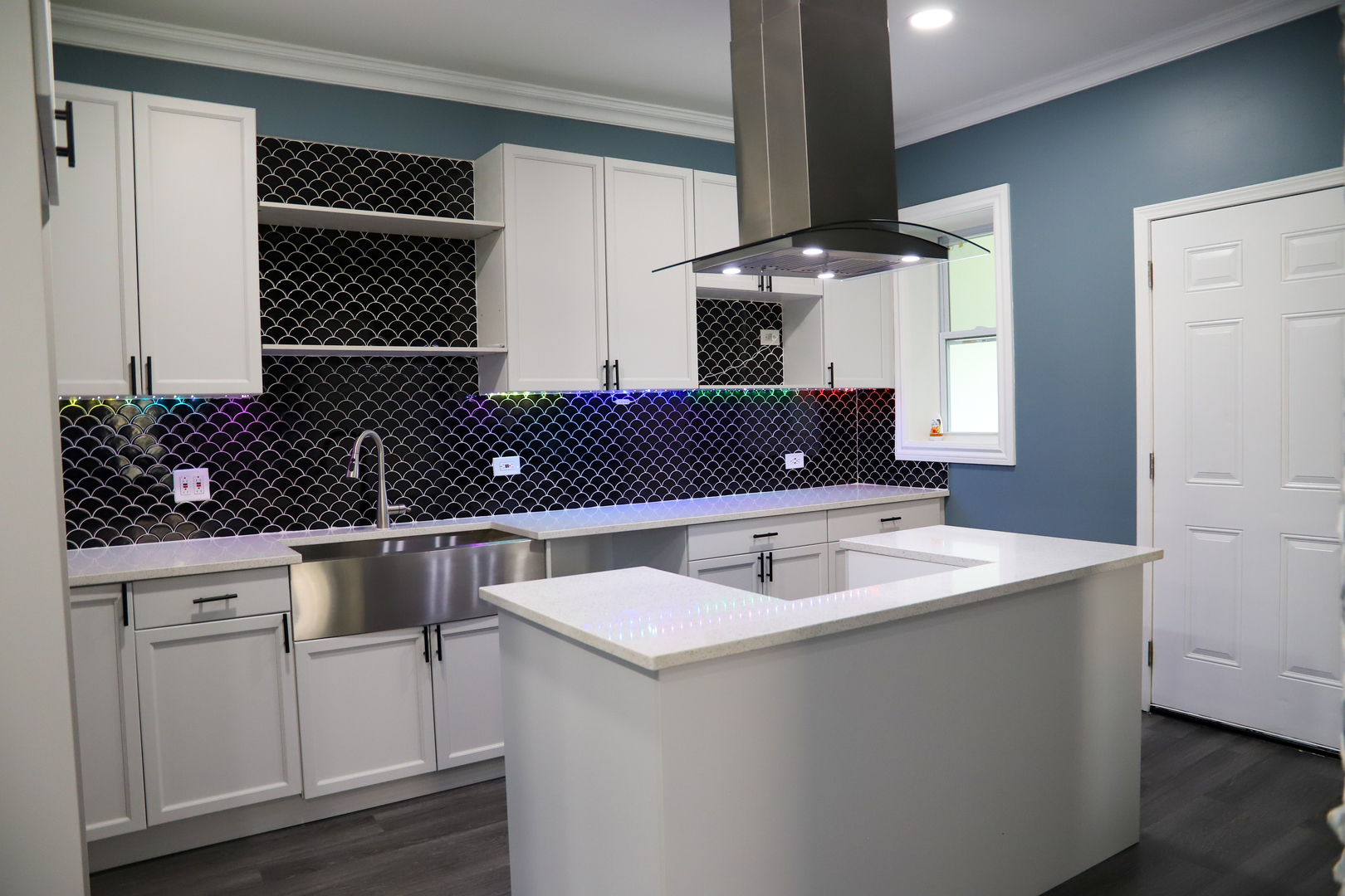 7046 South Wabash Avenue Chicago, IL 60637 - Photo 7 of 41 a kitchen with stainless steel appliances granite countertop a sink and a microwave