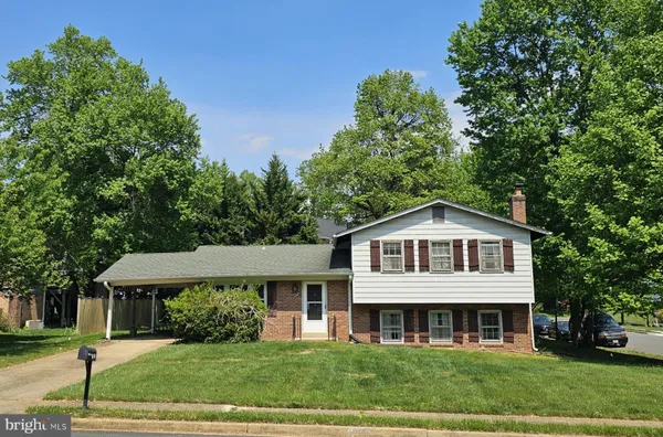 $985,000 | 900 Carole Court Southeast, Vienna, VA 22180