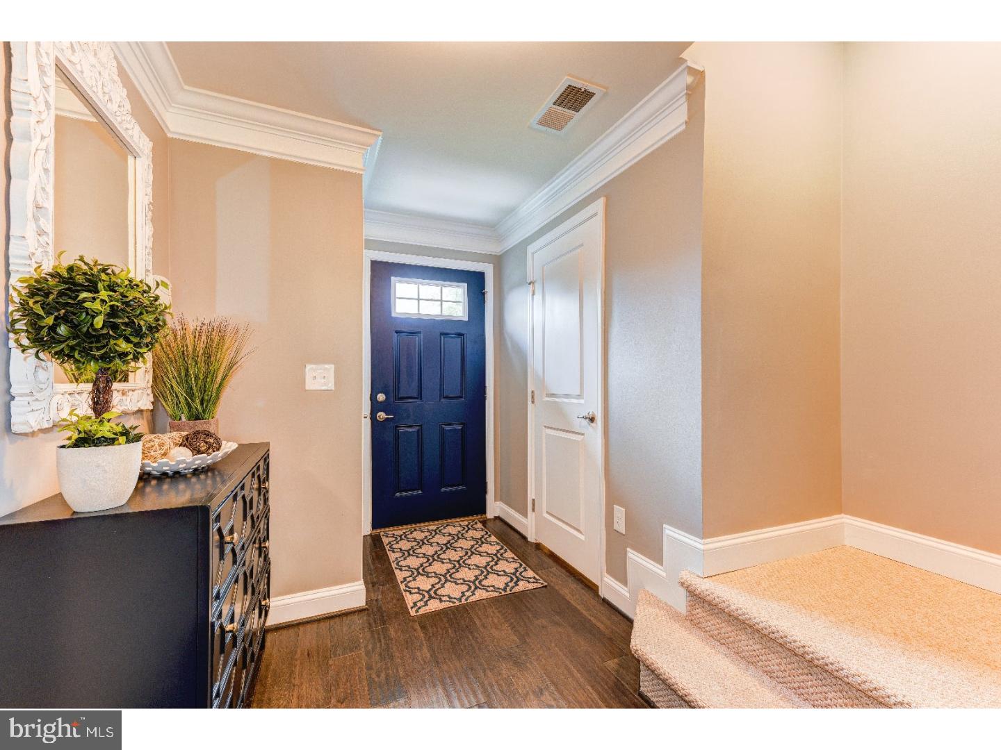 133 Old Cedarbrook Road Wyncote, PA 19095 - Photo 2 of 25 Foyer