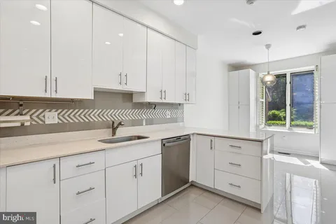 $1,480,000 | 6113 Goldtree Way, Bethesda, MD 20817