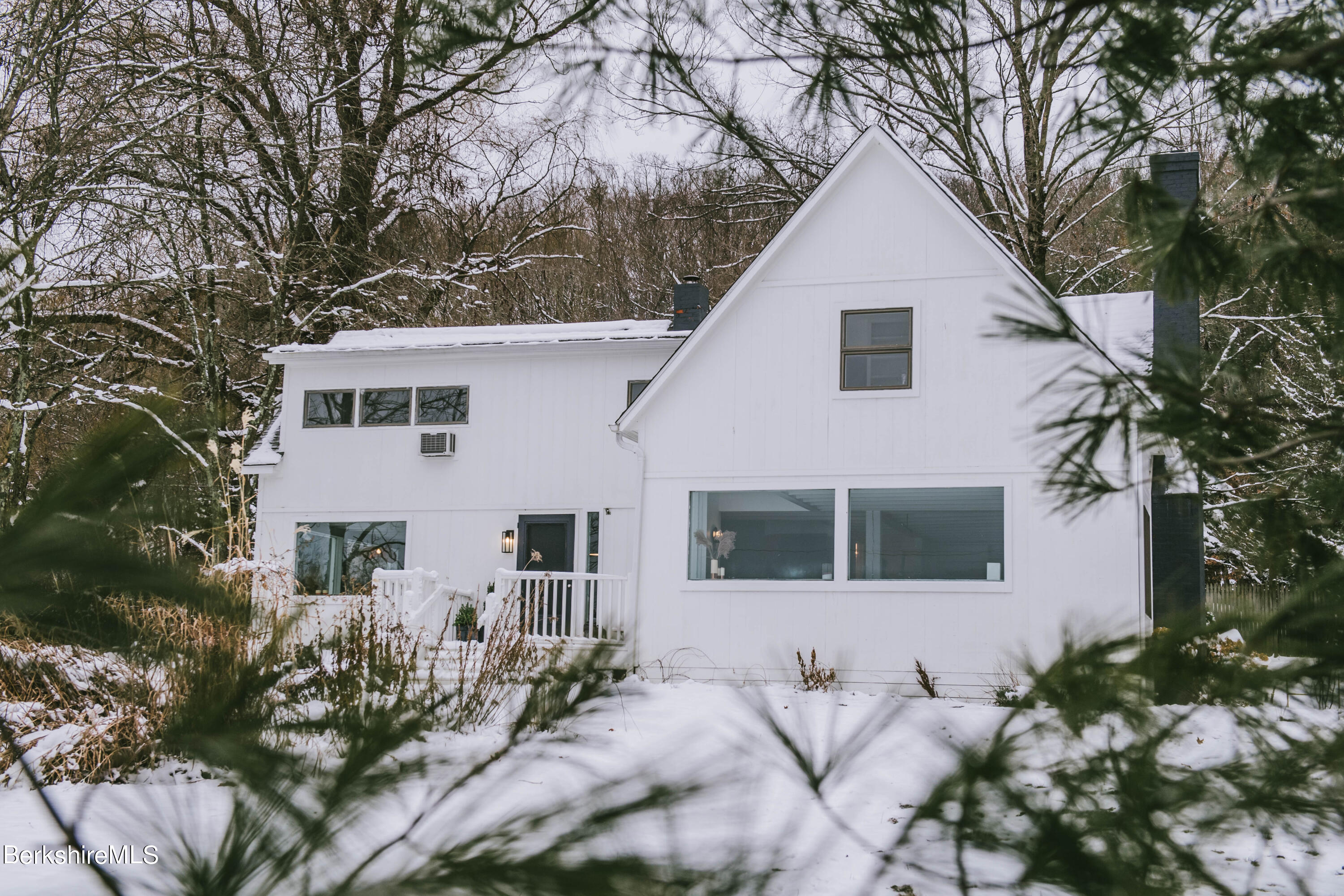 561 W Road Sheffield, MA 01230 - Photo 1 of 66 M002