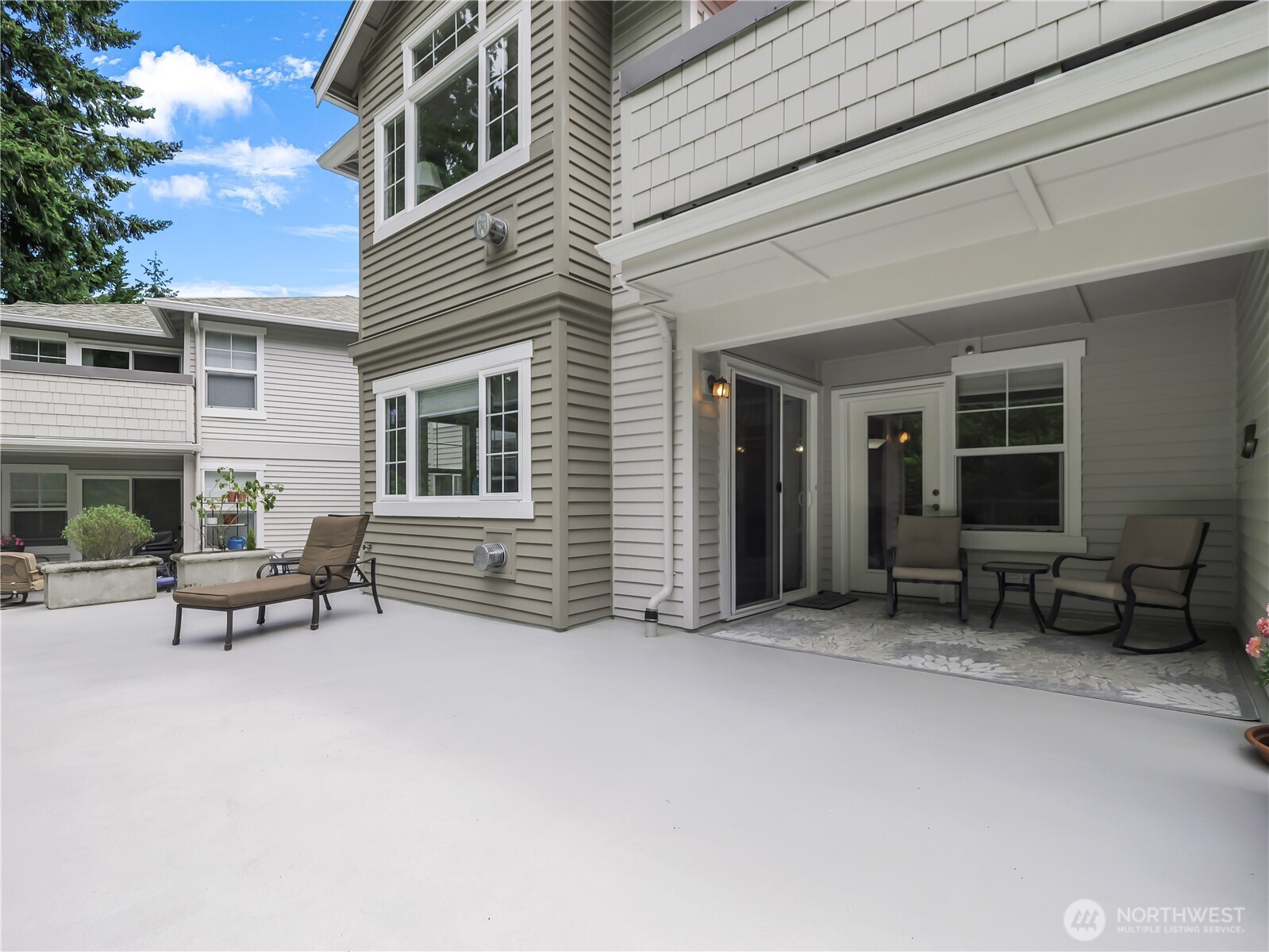 8500 Main Street, Unit F209 Edmonds, WA 98026 - Photo 3 of 35