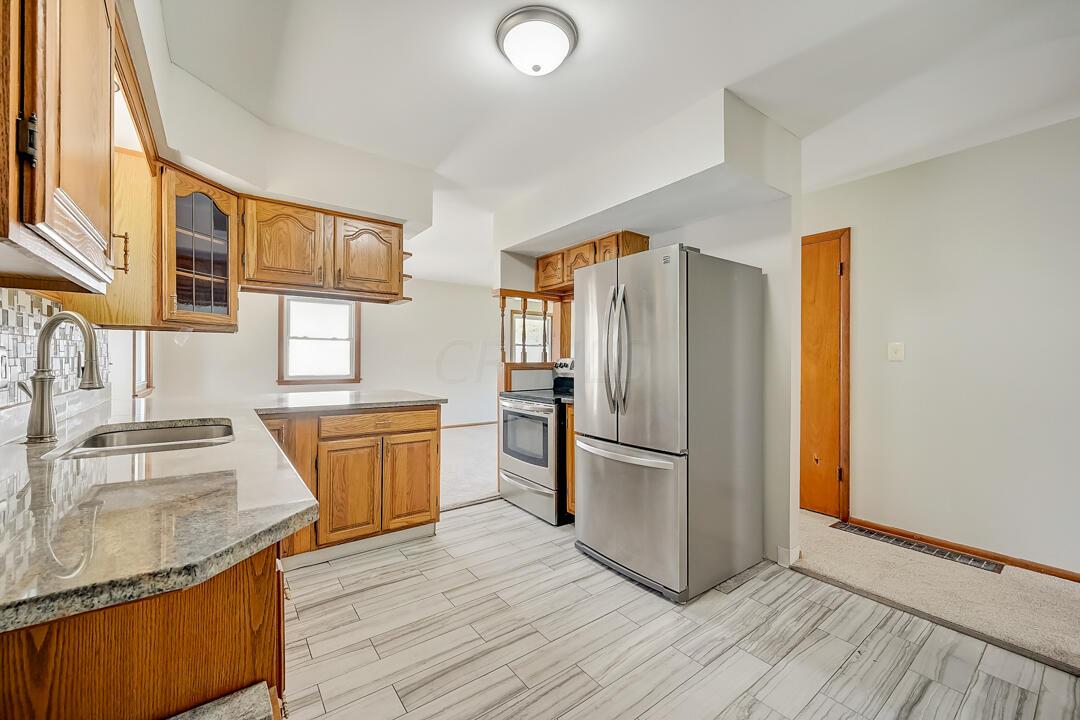 2323 Zollinger Road Columbus, OH 43221 - Photo 11 of 28 listing_8