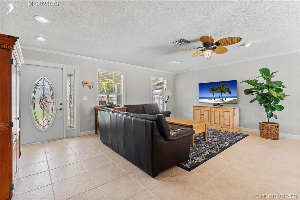 1093 Northwest Spruce Ridge Drive Stuart, FL 34994 - Photo 9 of 40 Gallery Image 9