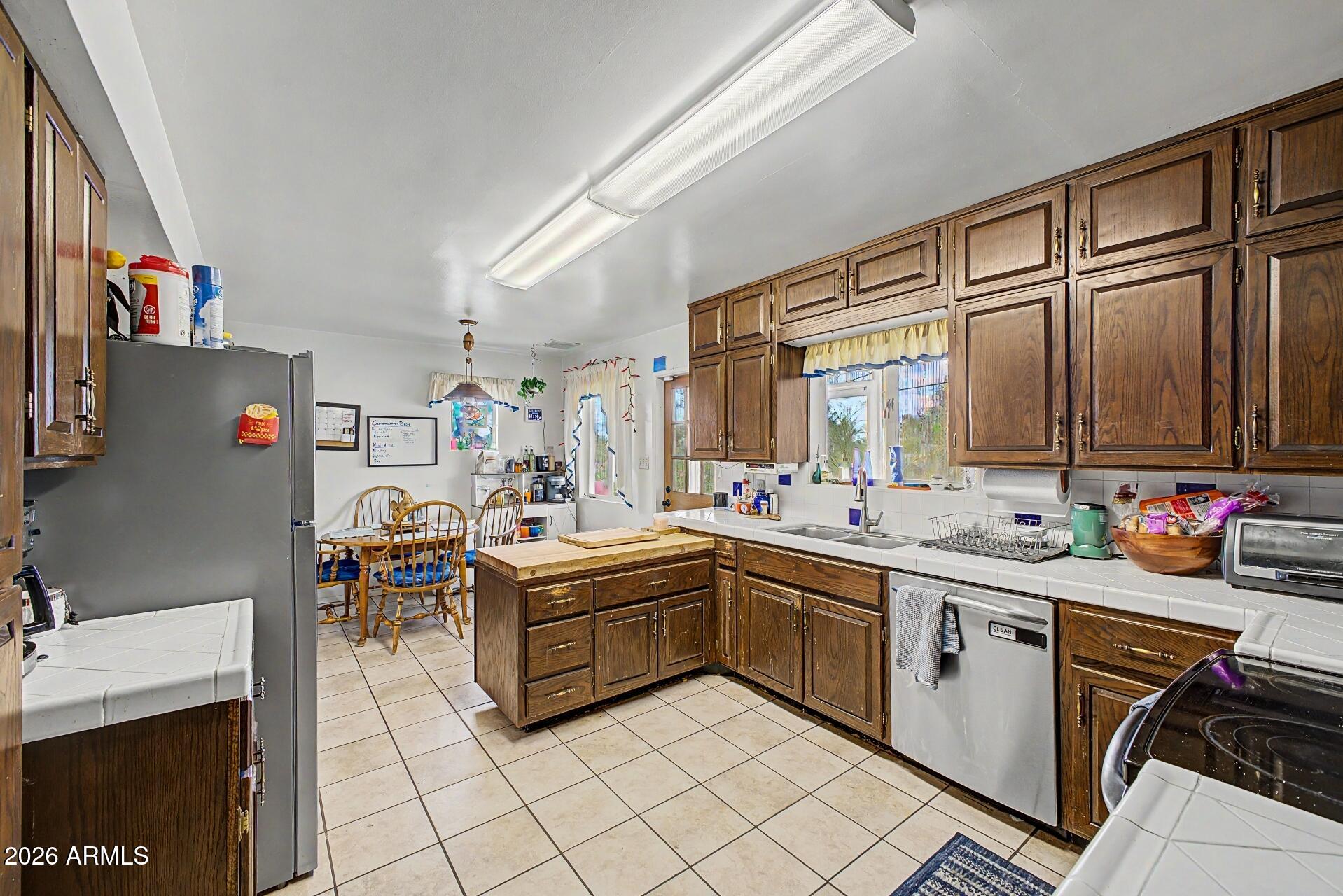1702 East Griswold Road Phoenix, AZ 85020 - Photo 13 of 38 13-Griswold