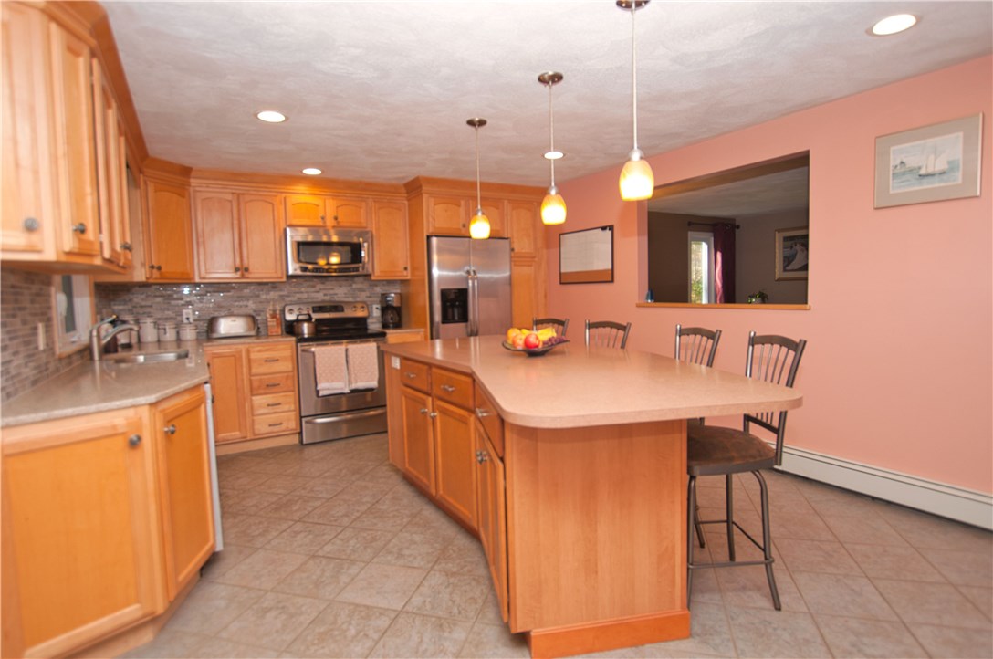 12 Briarwood Road Glocester, RI 02857 - Photo 8 of 19