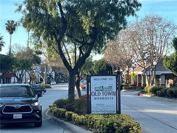 $1,900 | 701 Oakdale Avenue, Unit 1, Monrovia, CA 91016