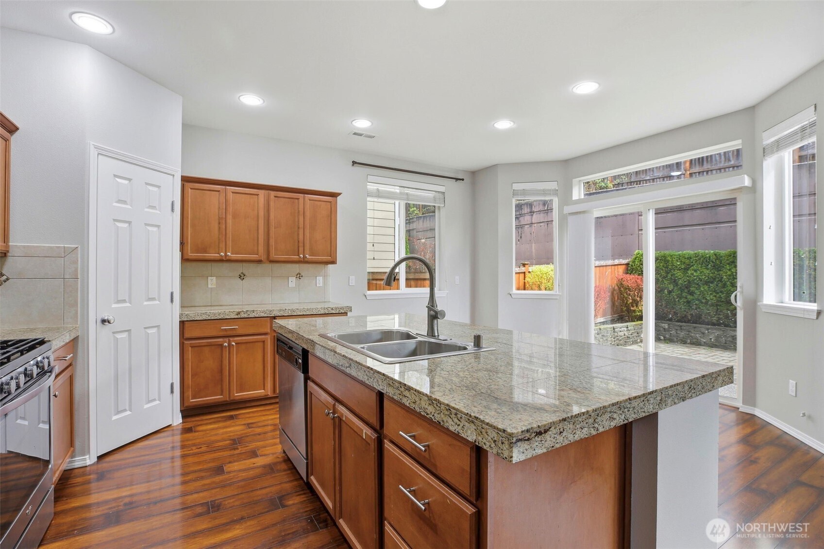 22825 42nd Drive Southeast Bothell, WA 98021 - Photo 11 of 36