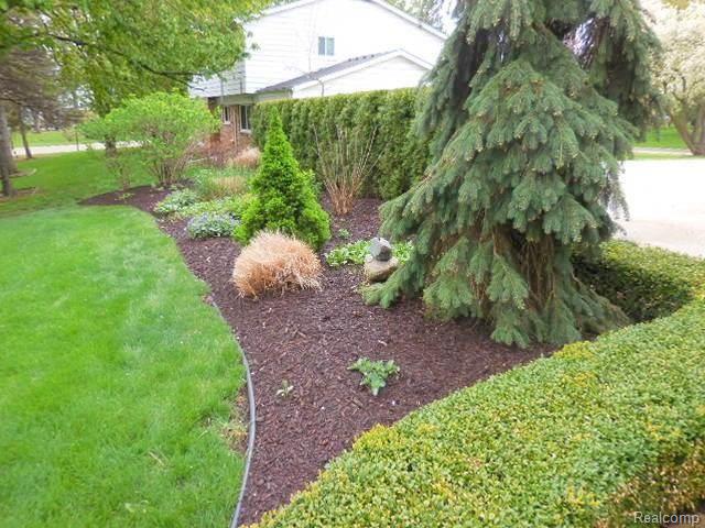 25551 Wykeshire Road Farmington Hills, MI 48336 - Photo 38 of 46