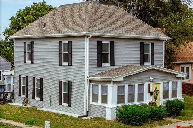 $214,900 | 1924 South 12th Street, St. Joseph, MO 64503