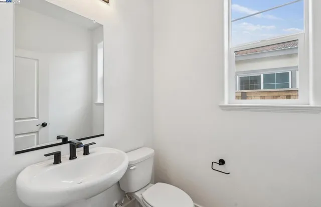 $1,211,443 | 373-373 East Gobind Boulevard, Tracy, CA 95391