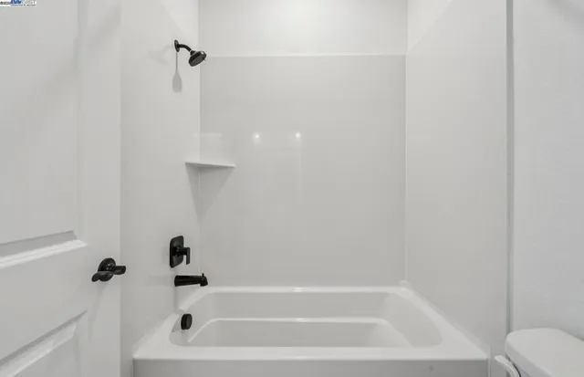 $1,211,443 | 373-373 East Gobind Boulevard, Tracy, CA 95391