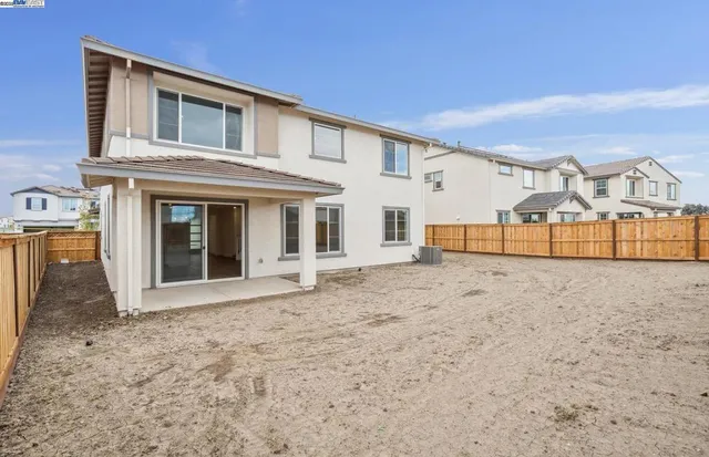 $1,211,443 | 373-373 East Gobind Boulevard, Tracy, CA 95391