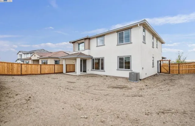 $1,211,443 | 373-373 East Gobind Boulevard, Tracy, CA 95391