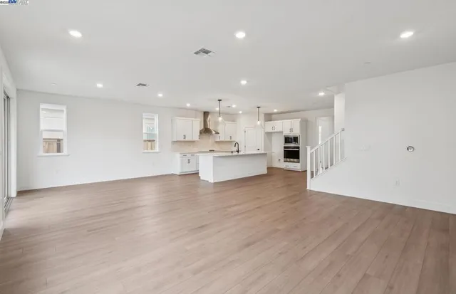 $1,211,443 | 373-373 East Gobind Boulevard, Tracy, CA 95391