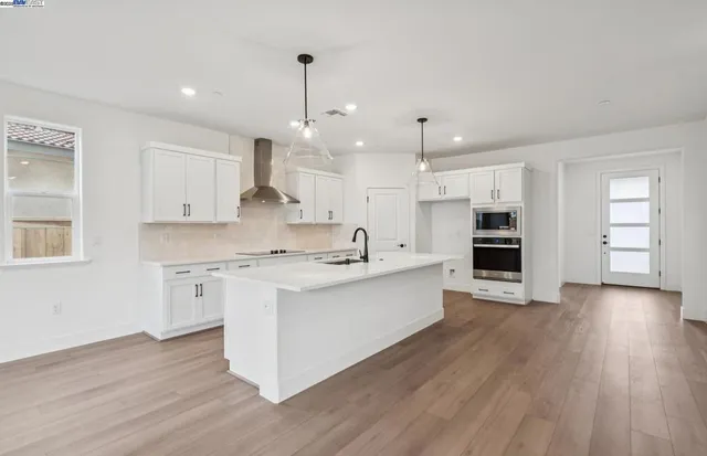 $1,211,443 | 373-373 East Gobind Boulevard, Tracy, CA 95391