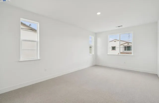 $1,211,443 | 373-373 East Gobind Boulevard, Tracy, CA 95391