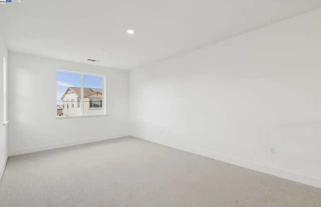 $1,211,443 | 373-373 East Gobind Boulevard, Tracy, CA 95391