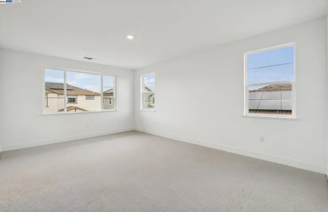 $1,211,443 | 373-373 East Gobind Boulevard, Tracy, CA 95391