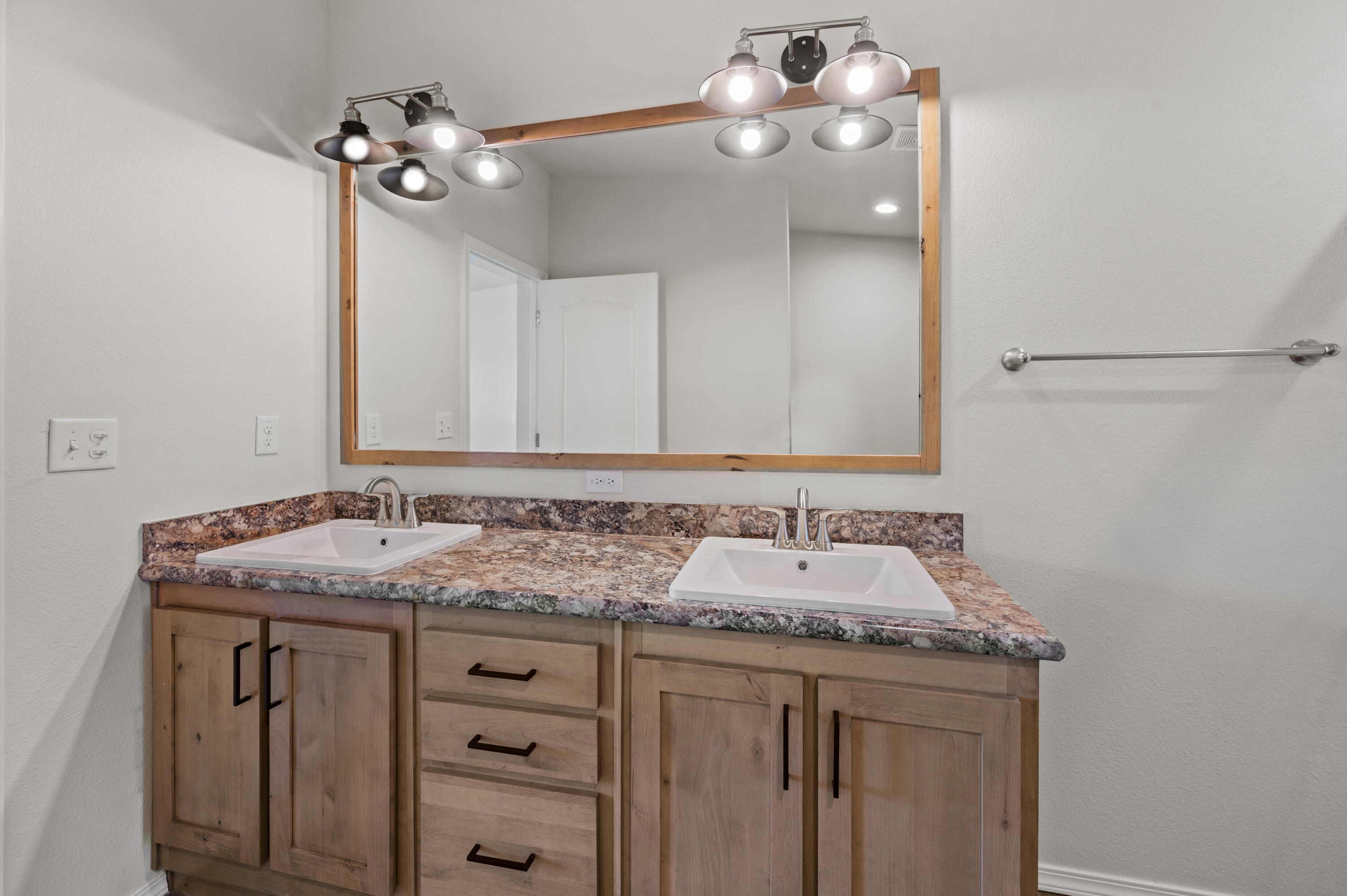 8843 Southwest Shad Road Terrebonne, OR 97760 - Photo 22 of 27 8843SWShadRd-44