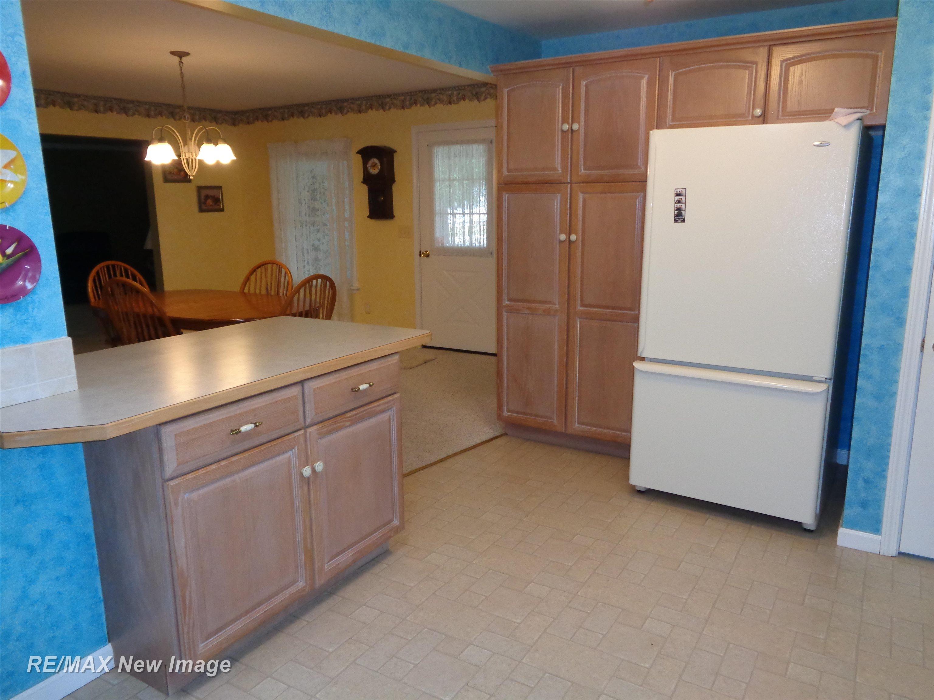 11315 Dice Road Freeland, MI 48623 - Photo 4 of 48