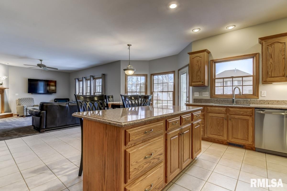 2309 Harbor Landing Springfield, IL 62712 - Photo 11 of 38