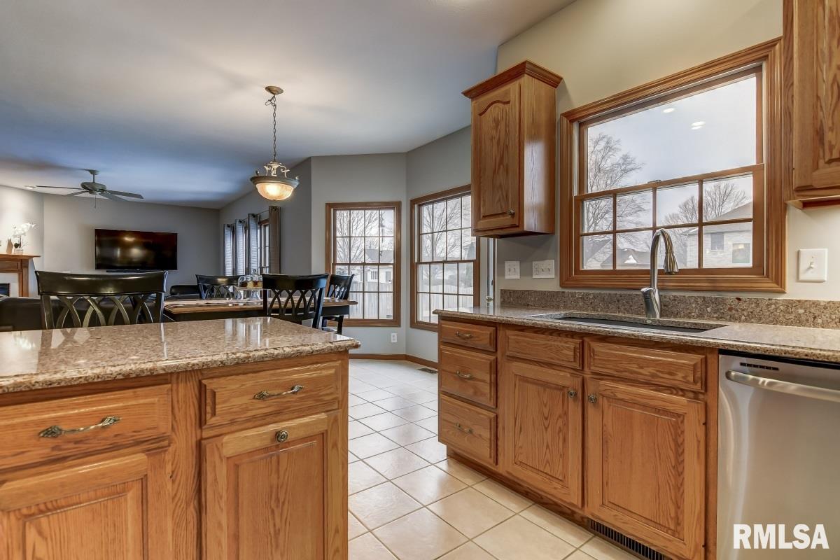 2309 Harbor Landing Springfield, IL 62712 - Photo 12 of 38