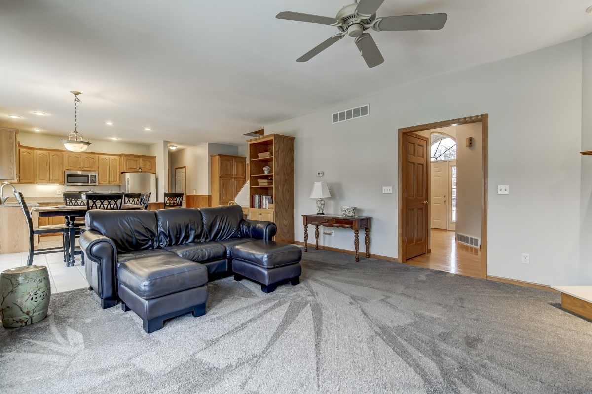 2309 Harbor Landing Springfield, IL 62712 - Photo 6 of 38