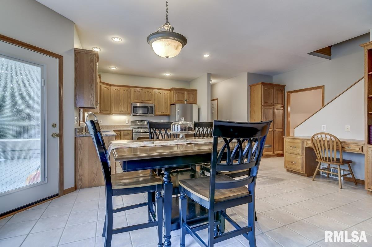 2309 Harbor Landing Springfield, IL 62712 - Photo 9 of 38