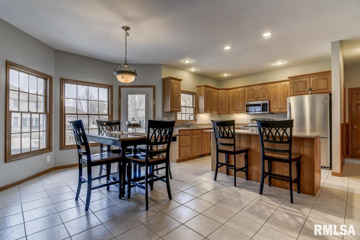 2309 Harbor Landing Springfield, IL 62712 - Photo 10 of 38