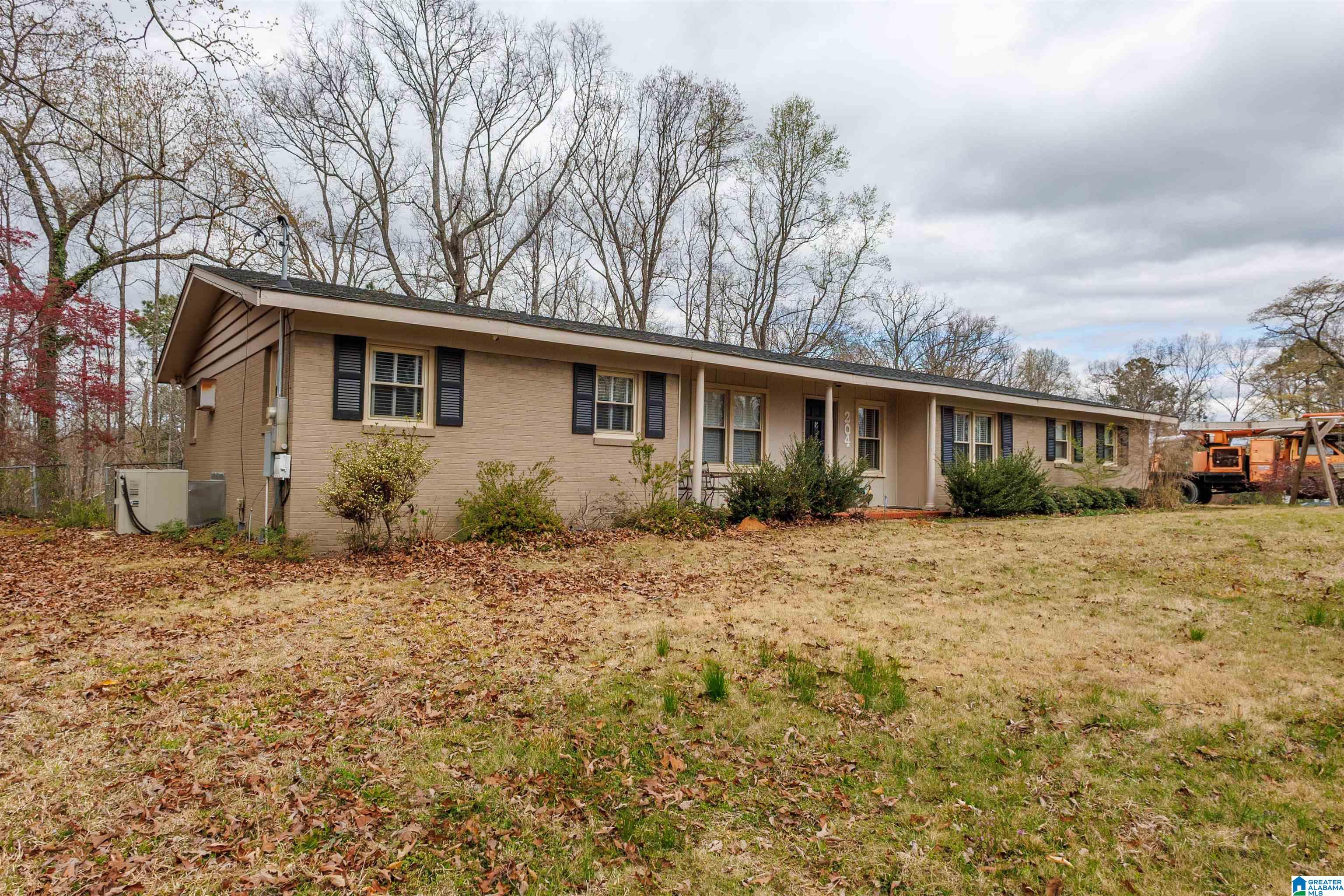 204 Dogwood Road Sylacauga, AL 35150 - Photo 3 of 23