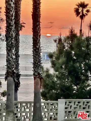 $1,475,000 | 2221 Ocean Avenue, Unit 101, Santa Monica, CA 90405