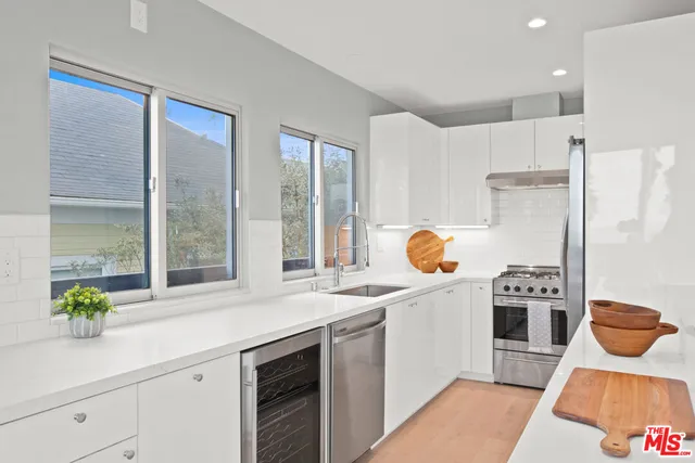 $1,475,000 | 2221 Ocean Avenue, Unit 101, Santa Monica, CA 90405