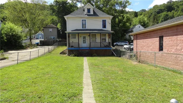 $95,000 | 122 Carolina Avenue, Chester, WV 26034