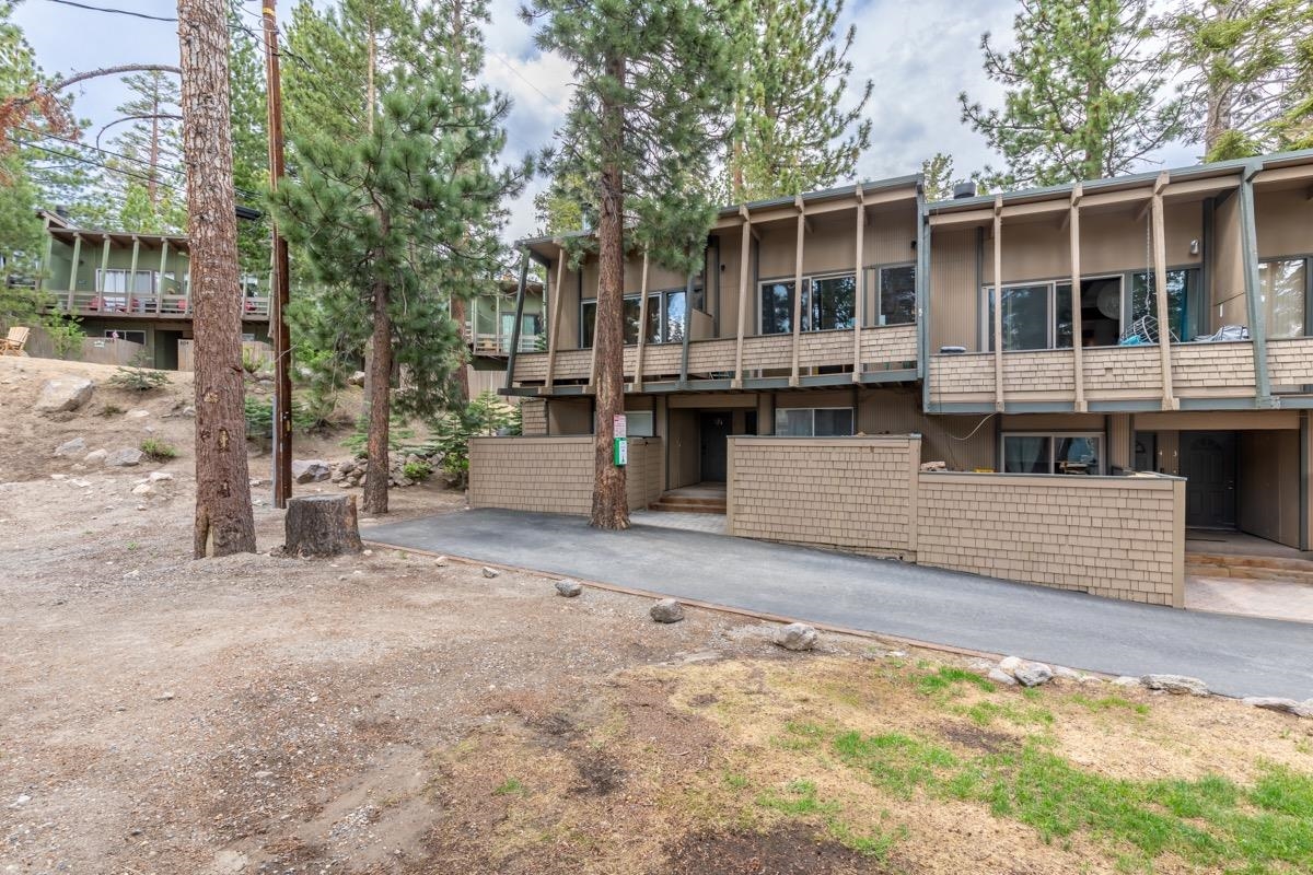 4 Kelley Road, Unit 5 Mammoth Lakes, CA 93546 - Photo 26 of 30 a view of a house with a patio